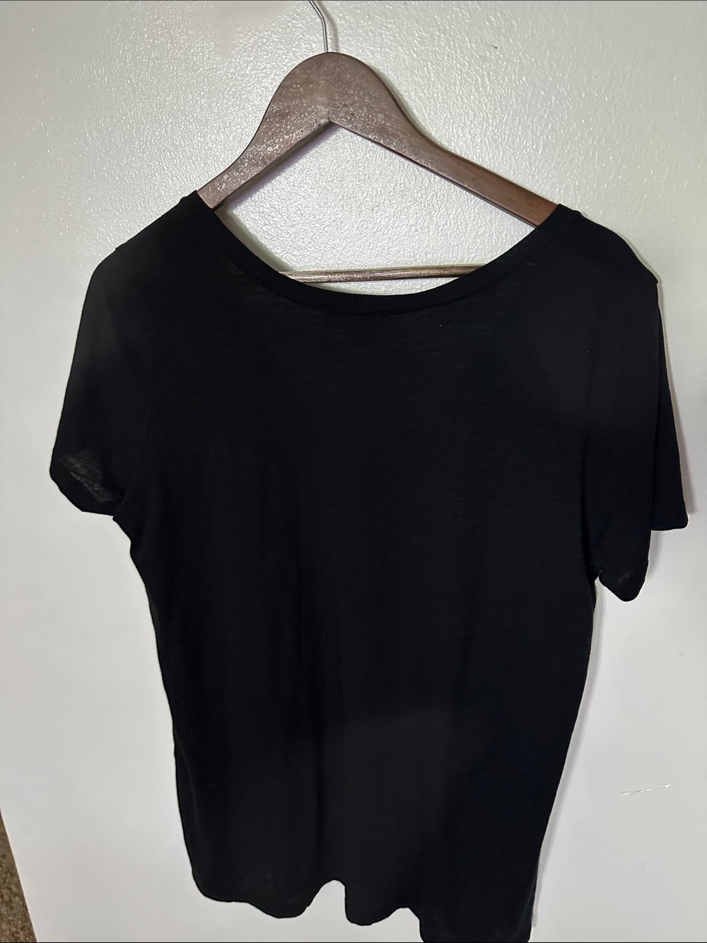 NWT Nordstrom Black V-Neck Short Sleeve Tee - Picture 3 of 3